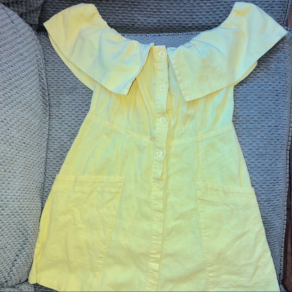 Forever 21 Pretty Pastel Yellow Flirty Dress